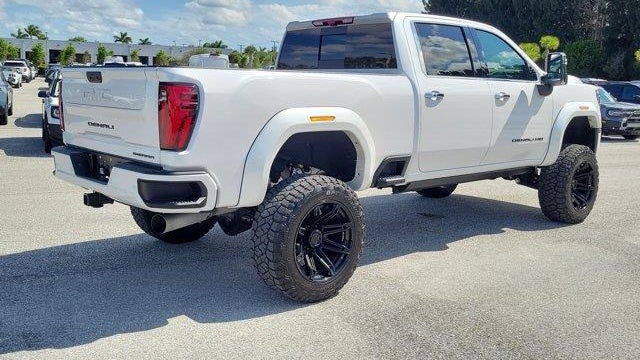 2025 GMC Sierra 2500HD Denali