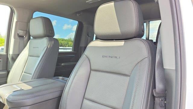 2025 GMC Sierra 2500HD Denali