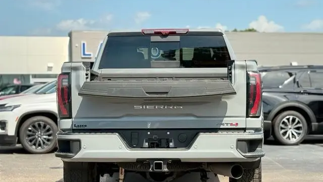 2025 GMC Sierra 3500HD AT4
