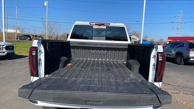 2025 GMC Sierra 3500HD AT4