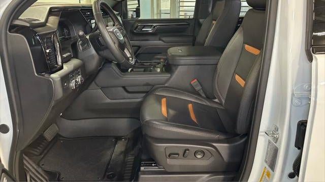 2025 GMC Sierra 3500HD AT4