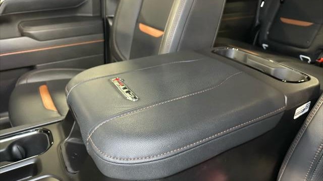 2025 GMC Sierra 3500HD AT4