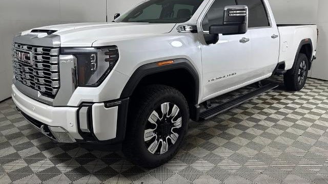 2025 GMC Sierra 3500HD Denali
