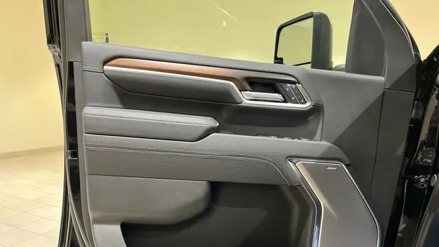 2025 GMC Sierra 3500HD Denali