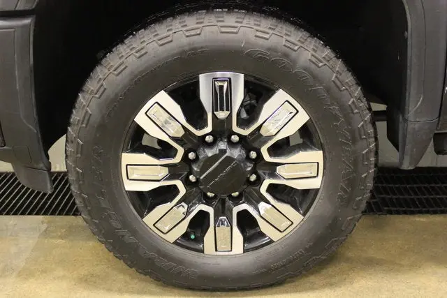 2025 GMC Sierra Hd - $79,995