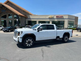 2025 GMC Sierra 3500HD with Summit White Exterior