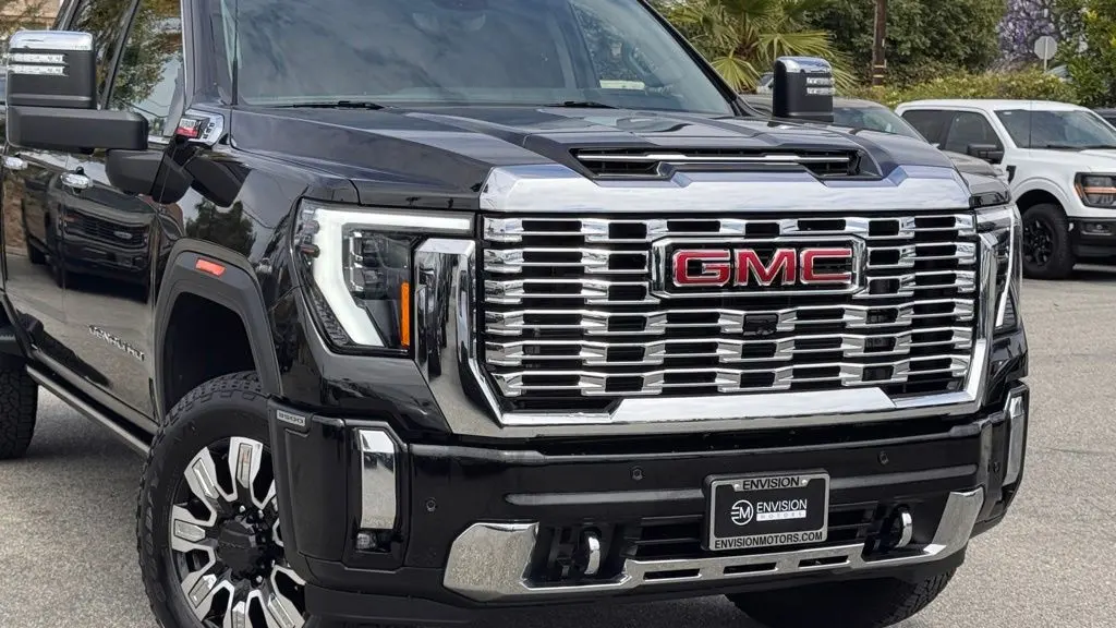 2025 GMC Sierra 3500HD Denali