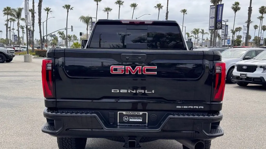 2025 GMC Sierra 3500HD Denali