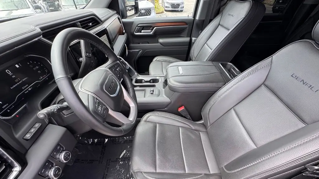 2025 GMC Sierra 3500HD Denali