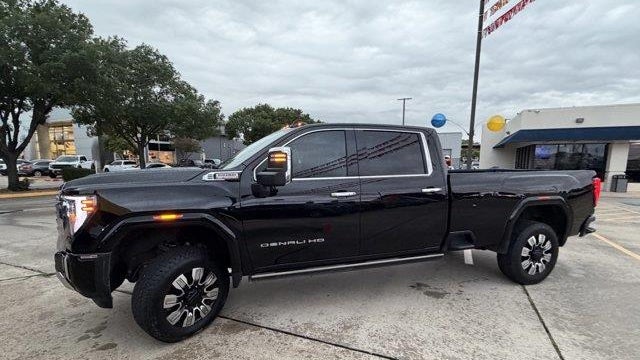 2025 GMC Sierra 3500HD Denali