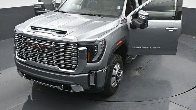 2025 GMC Sierra 3500HD Denali