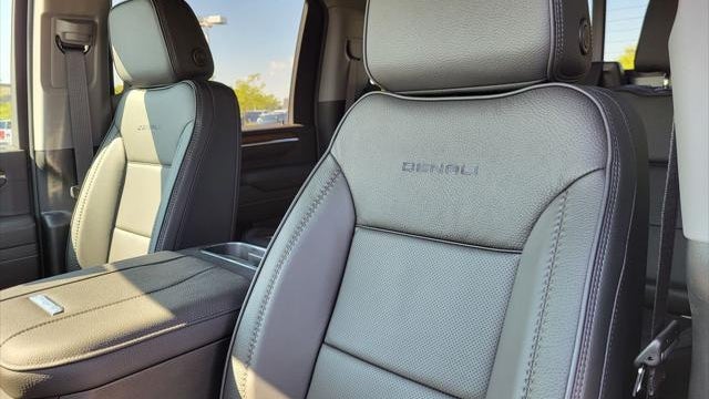 2025 GMC Sierra 3500HD Denali