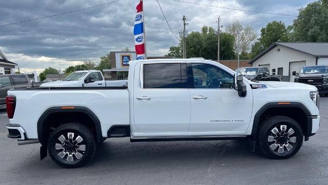 2025 GMC Sierra 3500HD Denali