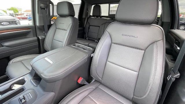 2025 GMC Sierra 3500HD Denali