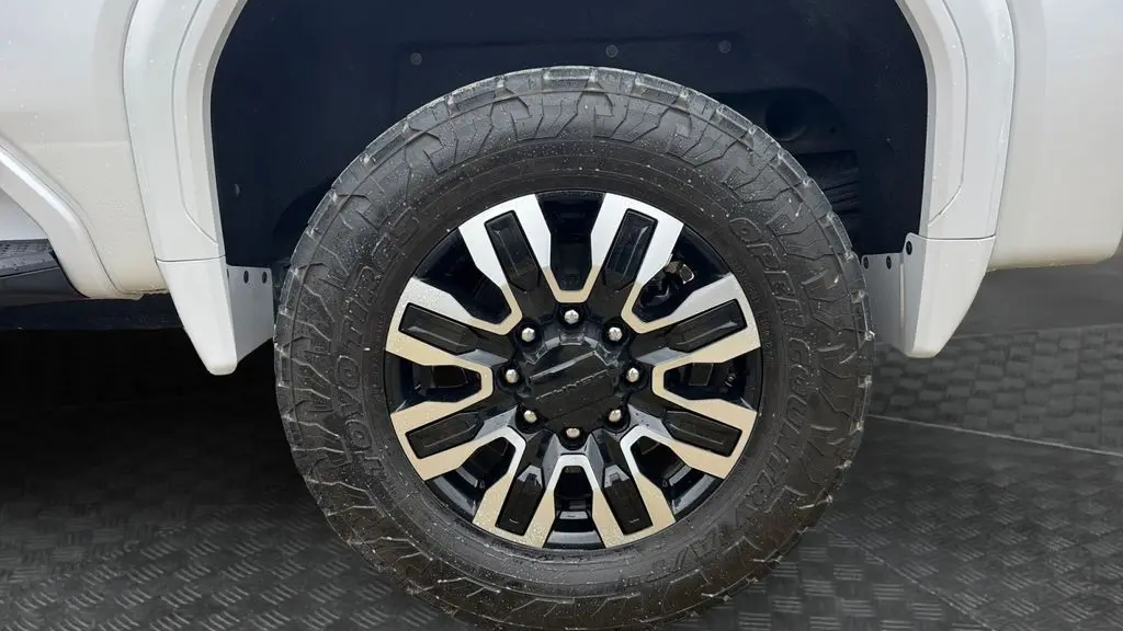 2025 GMC Sierra 2500HD Denali Ultimate