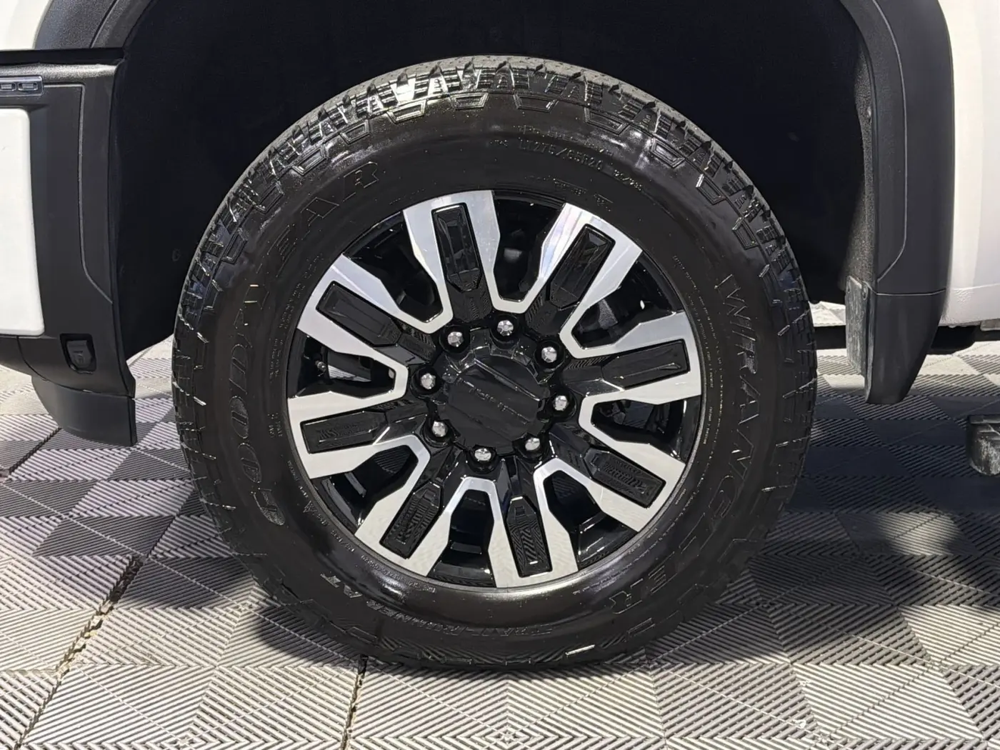 2025 GMC Sierra Hd - $78,500