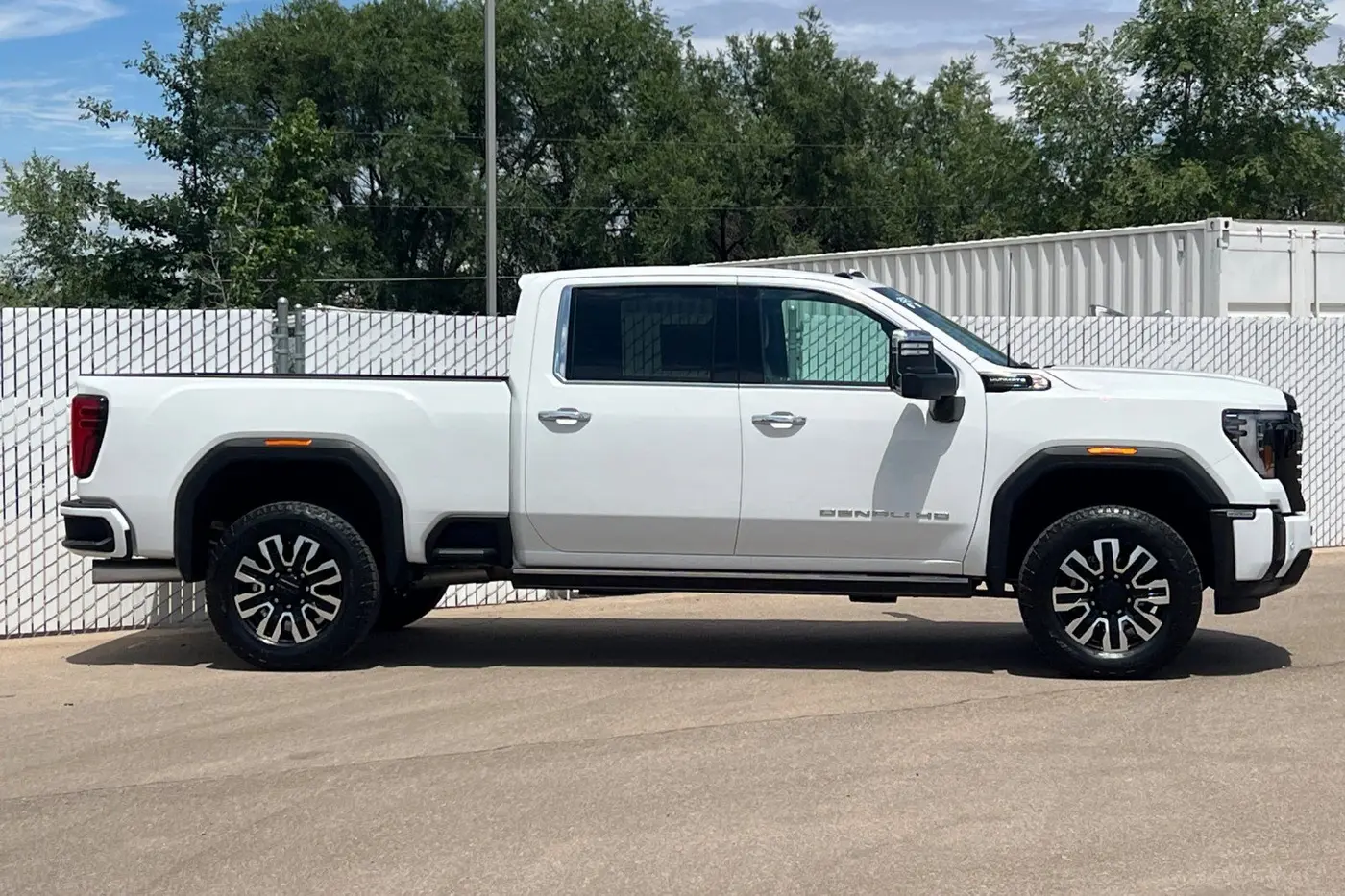 2025 GMC Sierra Hd - $75,997