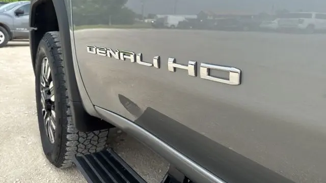 2025 GMC Sierra 2500HD Denali Ultimate