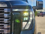 2025 Sierra 2500HD Thumbnail 9