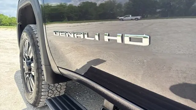 2025 GMC Sierra 2500HD Denali Ultimate