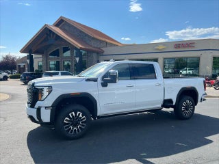 2025 GMC Sierra 2500HD with Summit White Exterior