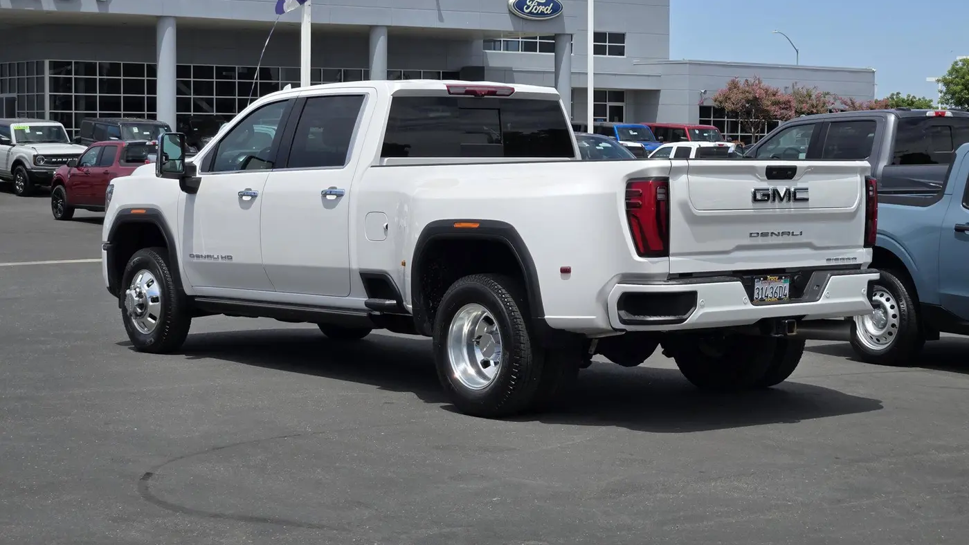 2025 GMC Sierra 3500HD Denali Ultimate