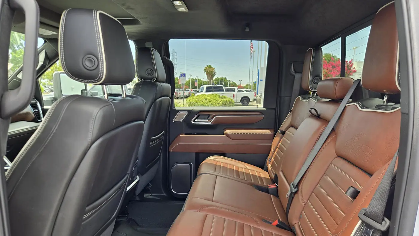 2025 GMC Sierra 3500HD Denali Ultimate