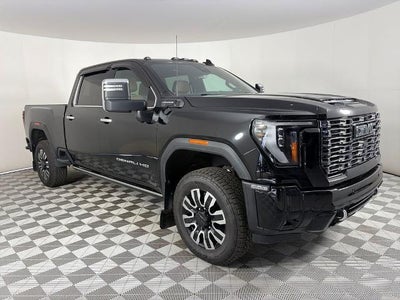 2025 GMC Sierra 3500HD 4X4 Denali Ultimate 4DR Crew Cab SB SRW