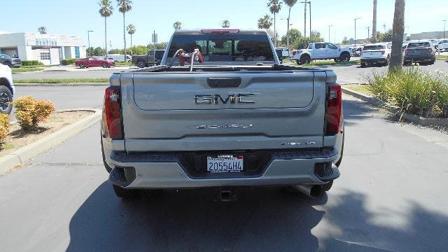 2025 GMC Sierra 3500HD Denali Ultimate