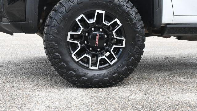 2025 GMC Sierra 2500HD AT4X