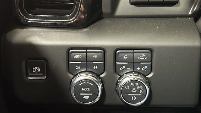 2025 GMC Sierra 2500HD AT4X