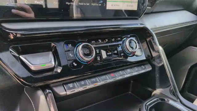 2025 GMC Sierra 2500HD AT4X