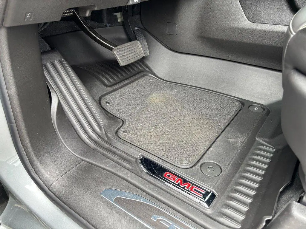 2025 GMC Sierra Hd - $72,995