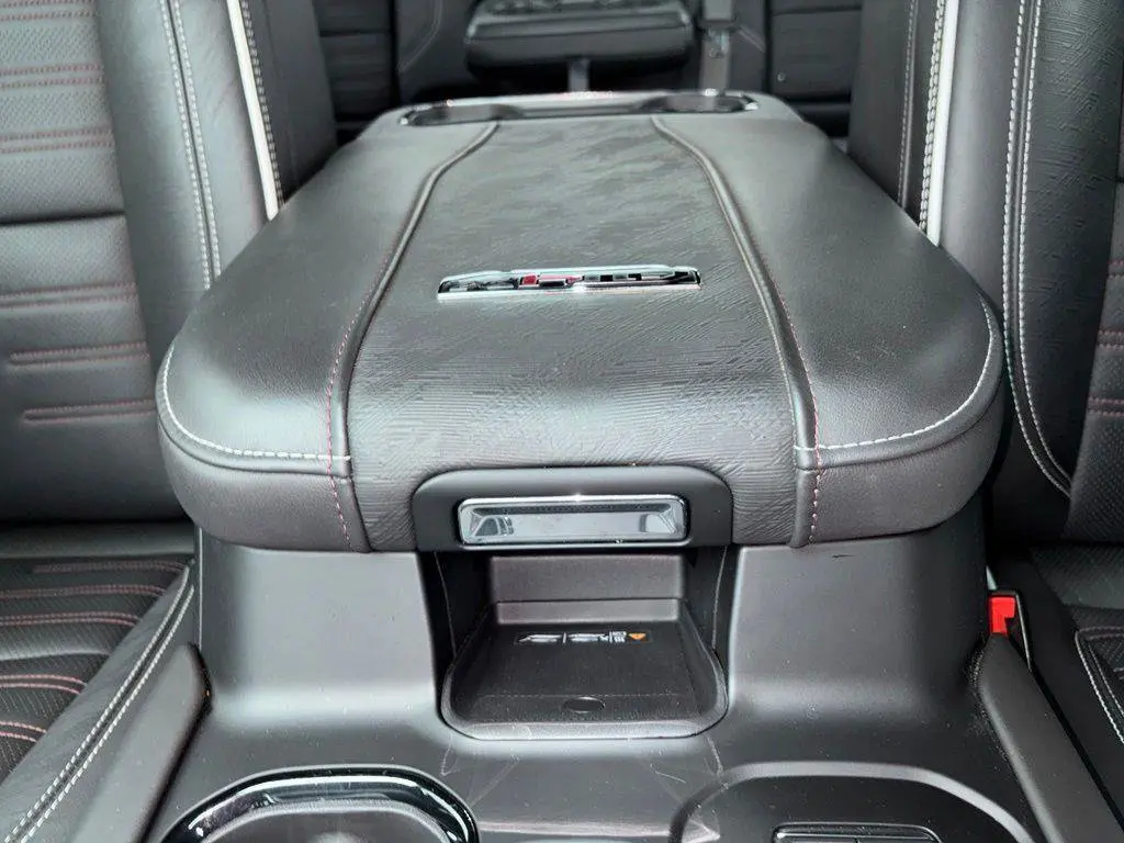 2025 GMC Sierra Hd - $72,995