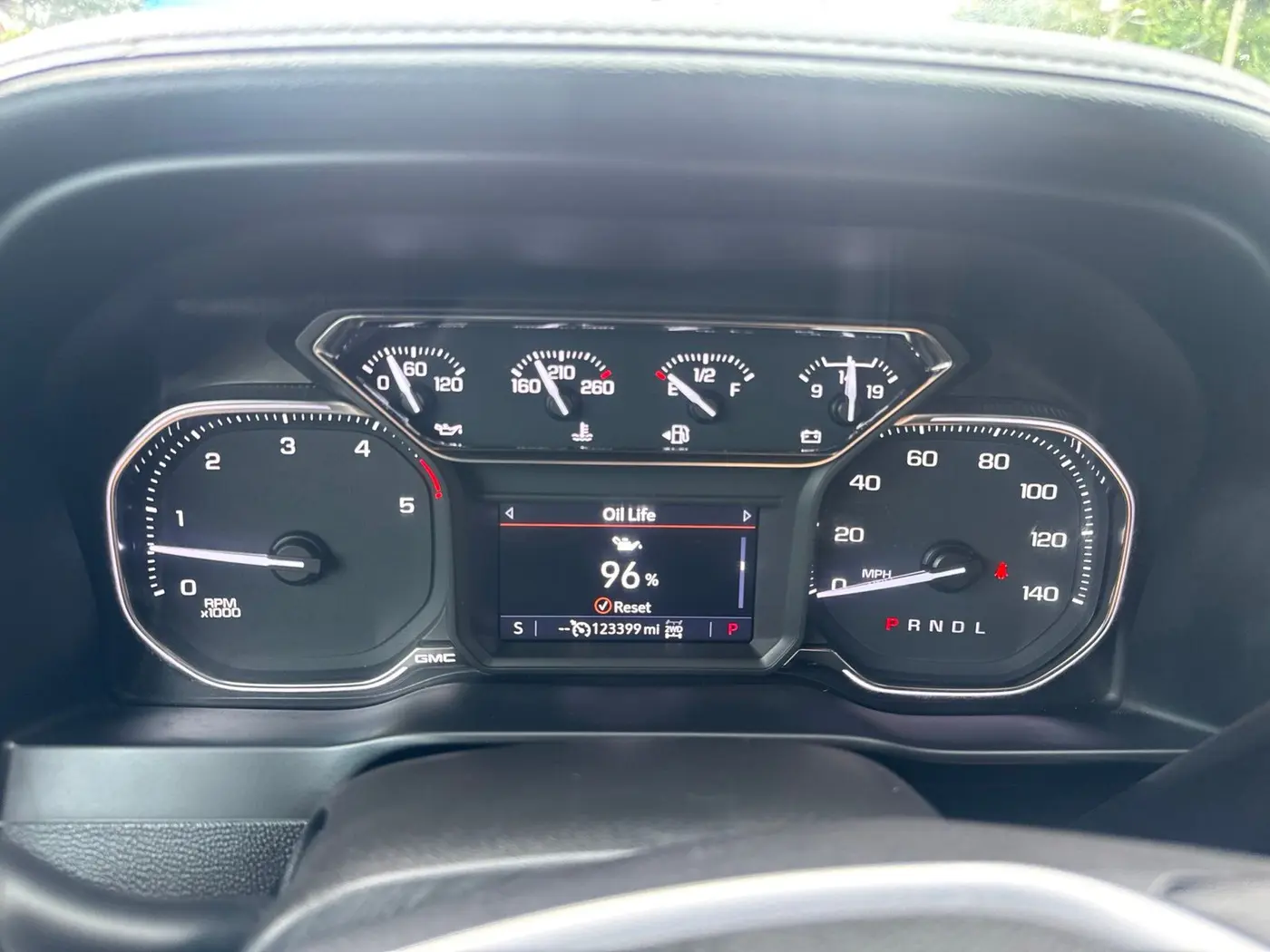 2022 GMC Sierra Hd - $35,687
