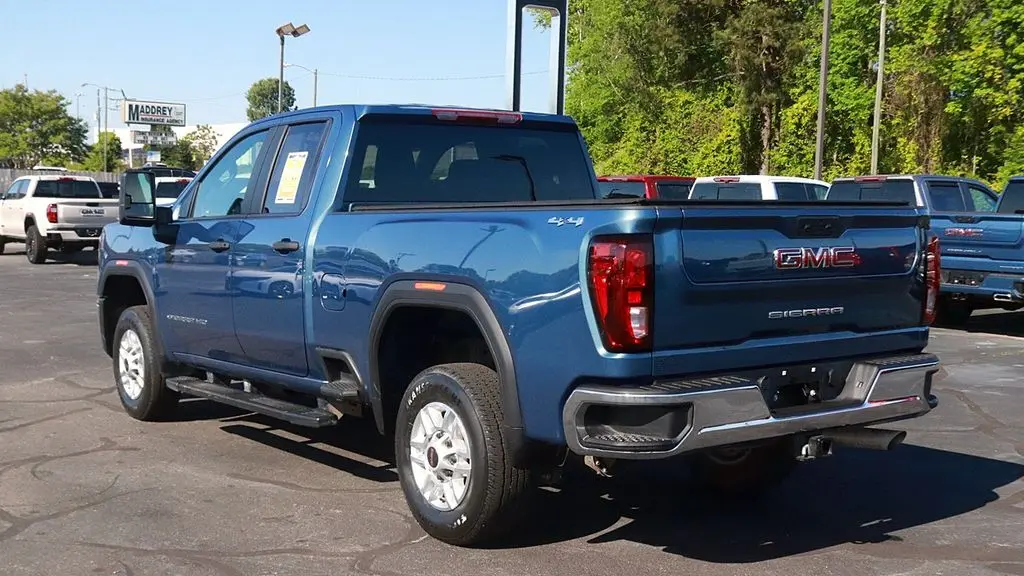 2025 GMC Sierra 2500HD Pro