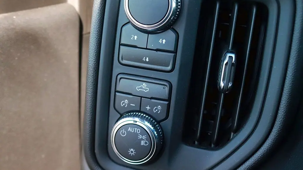 2025 GMC Sierra 2500HD Pro