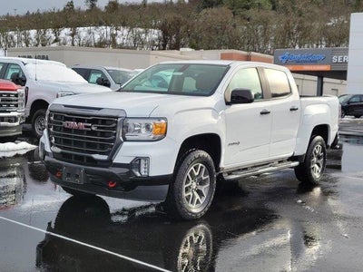 2022 GMC Canyon 4X4 AT4 4DR Crew Cab 5 FT. SB (cloth)