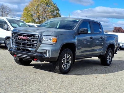 2022 GMC Canyon 4X4 AT4 4DR Crew Cab 5 FT. SB (cloth)