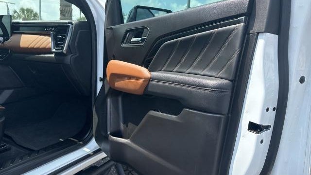 2025 GMC Canyon AT4