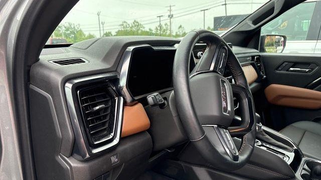 2025 GMC Canyon AT4