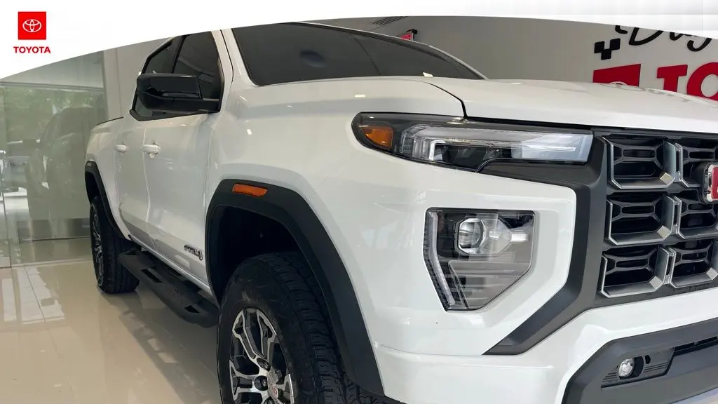 2025 GMC Canyon AT4