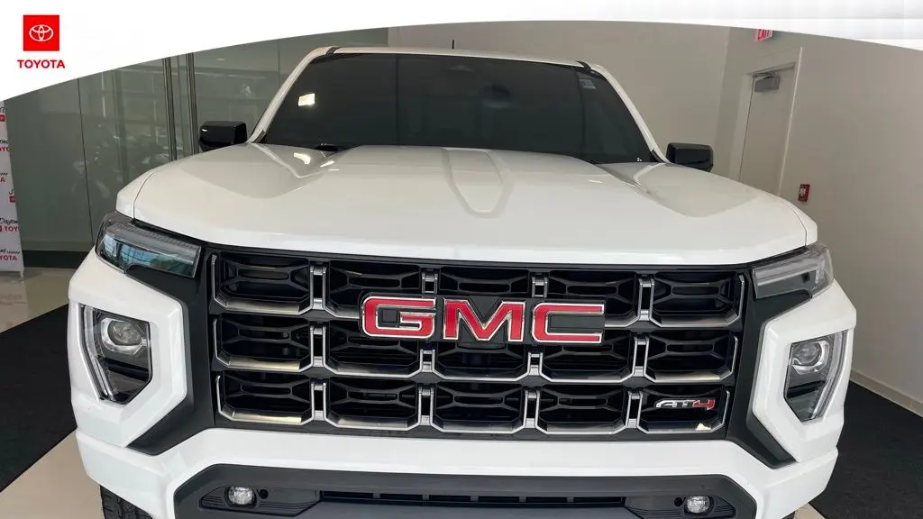 2025 GMC Canyon AT4