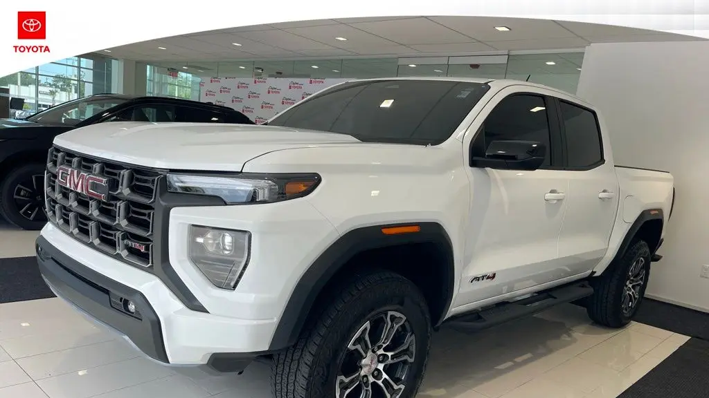 2025 GMC Canyon AT4