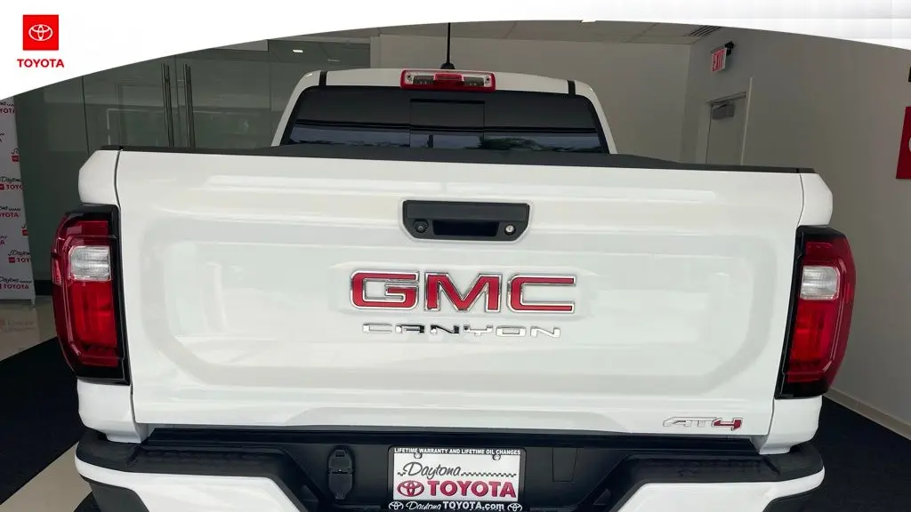 2025 GMC Canyon AT4