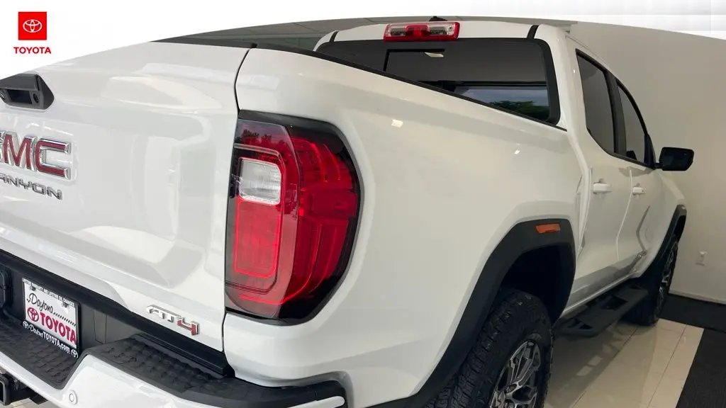 2025 GMC Canyon AT4