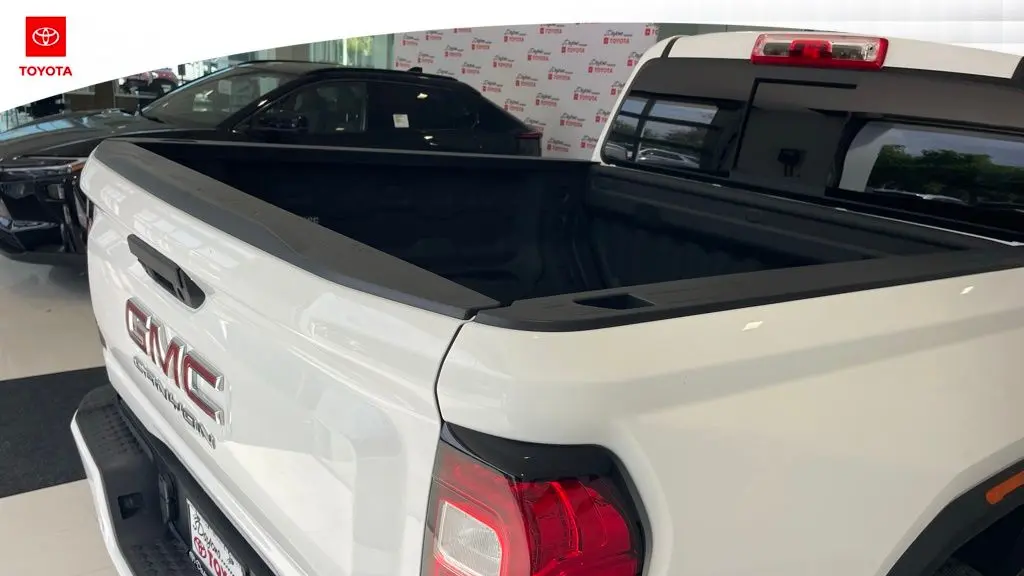 2025 GMC Canyon AT4