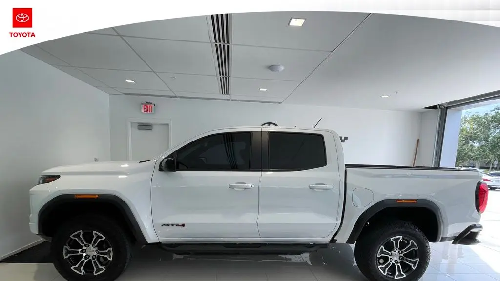 2025 GMC Canyon AT4