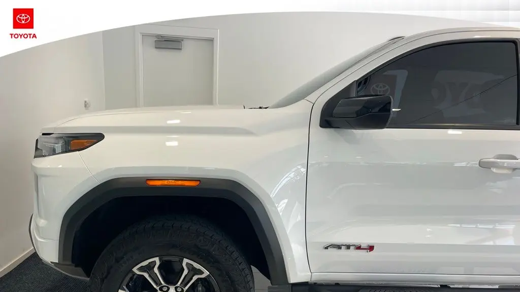 2025 GMC Canyon AT4