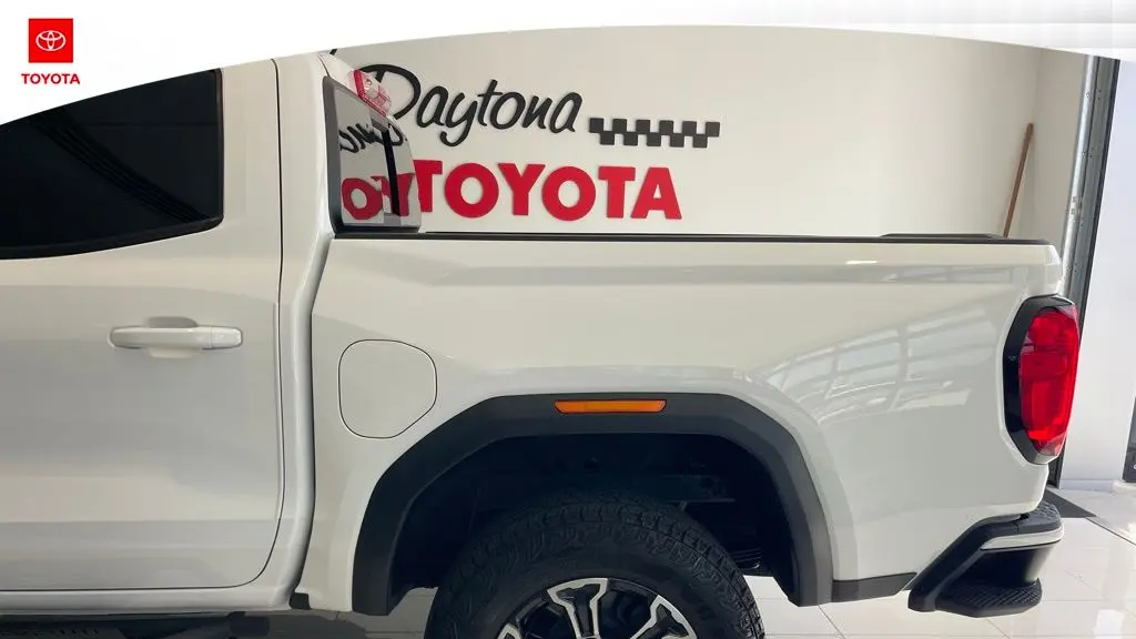 2025 GMC Canyon AT4